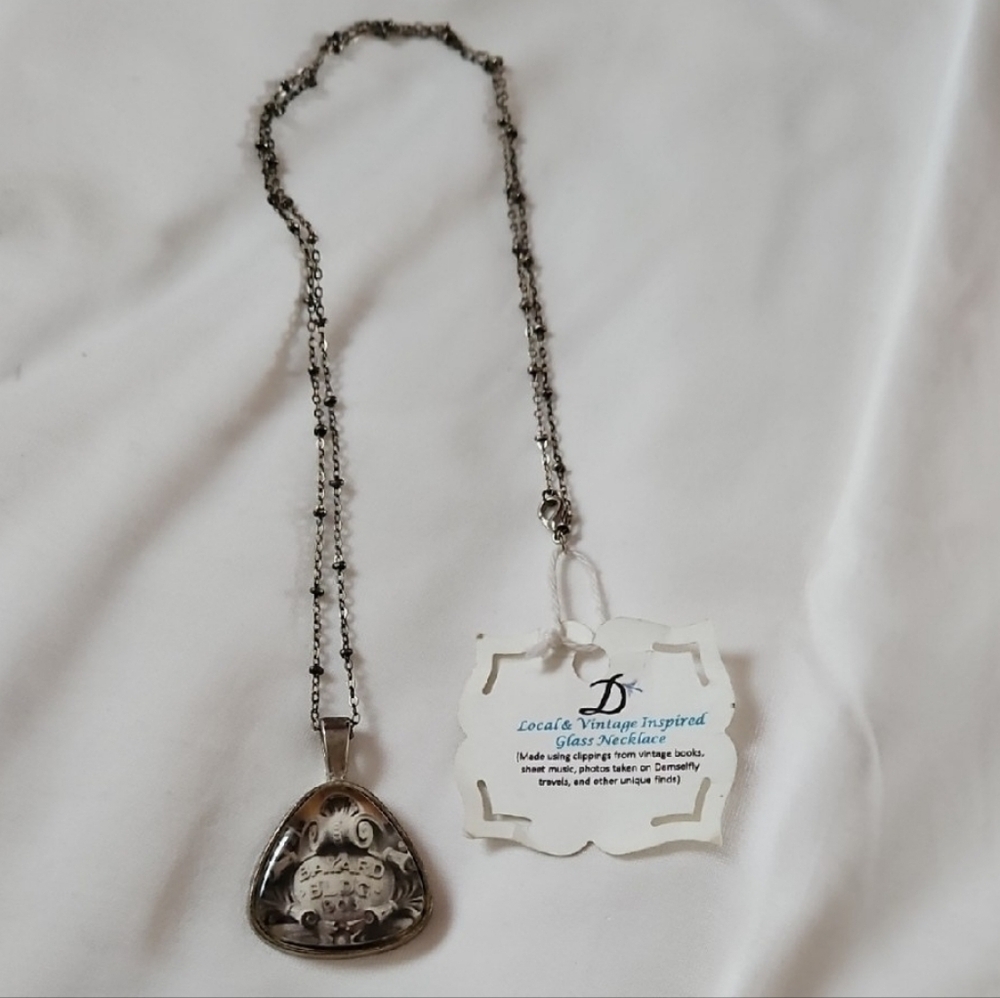 Silver and Glass Vintage-inspired Owl Pendant Necklace by damselfly, NWT - Picture 4 of 7